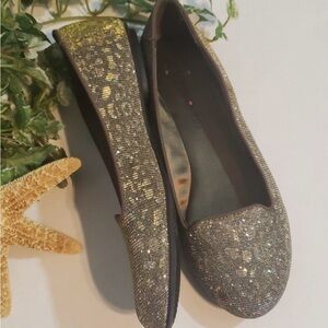 Bandolino flats slip on with  Sparkle sequins size 6 Shimmering Gold Loafers